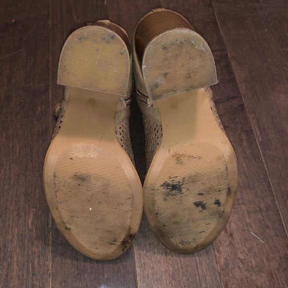 ❌ Brown Booties - Picture 5 of 8